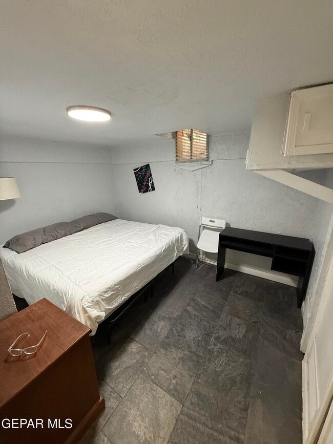 Building Photo - 2415 Montana Ave