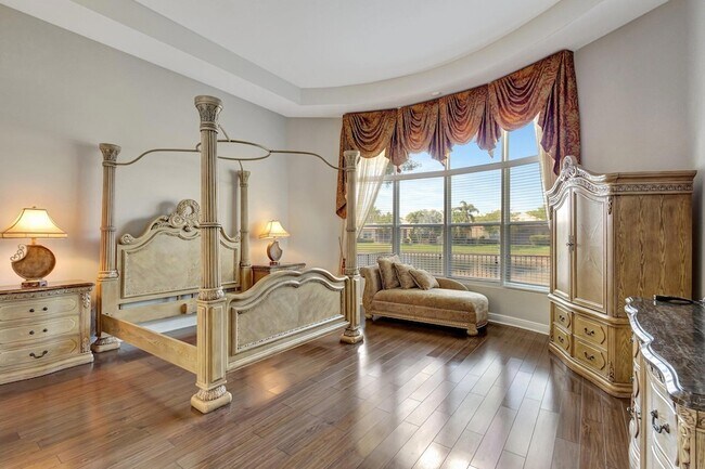 Building Photo - 9315 Via Classico W