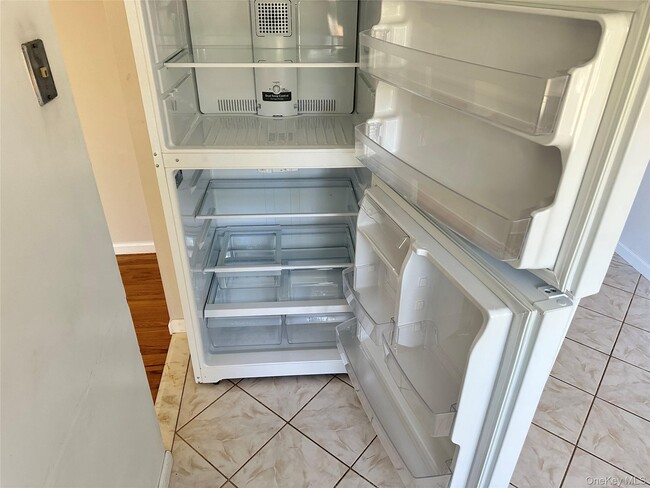 Building Photo - 14 S Delaware Dr