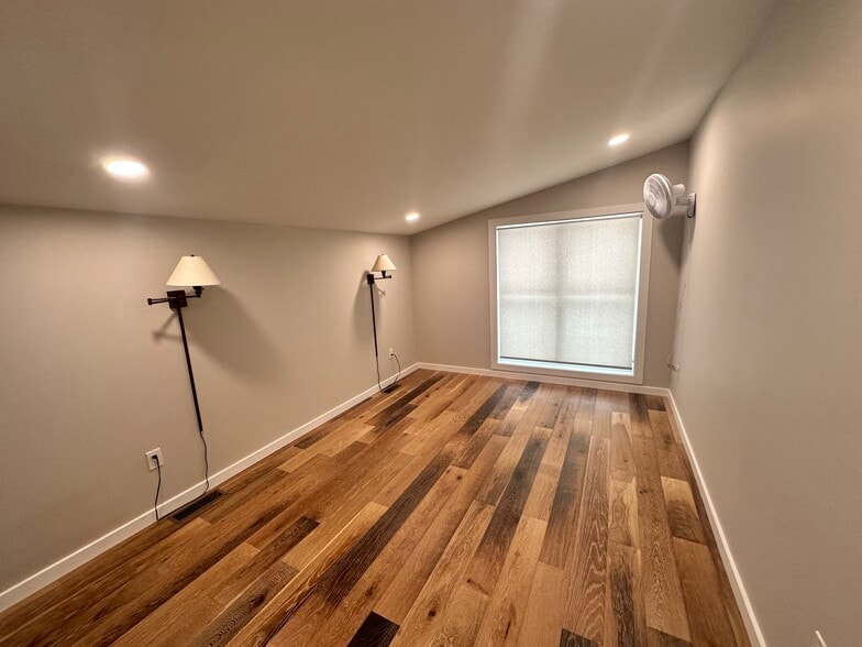 Building Photo - 43 1st St