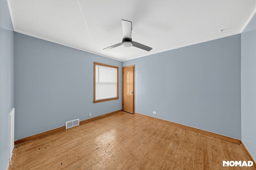 Building Photo - 14733 Ln Salle St