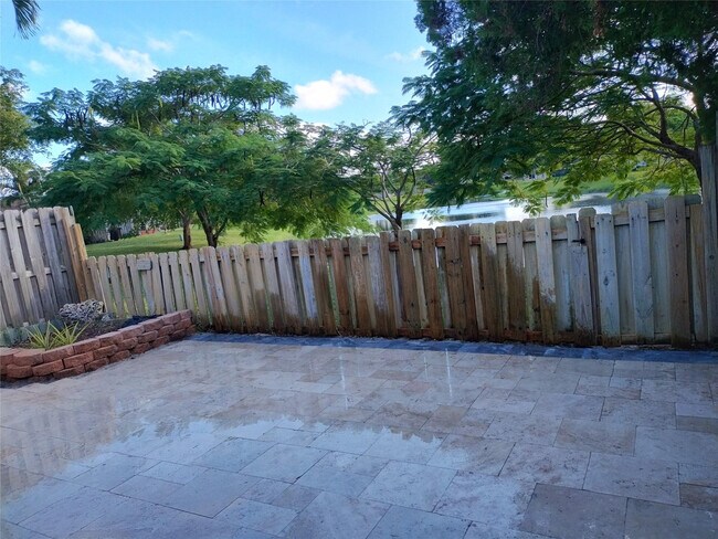 Building Photo - 1030 NW 53rd St