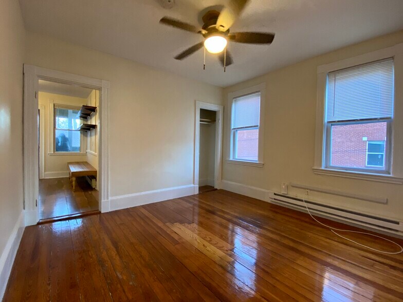 Building Photo - 257 Beacon St