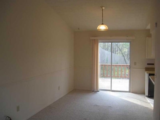 Building Photo - 888 Highland Terrace NE