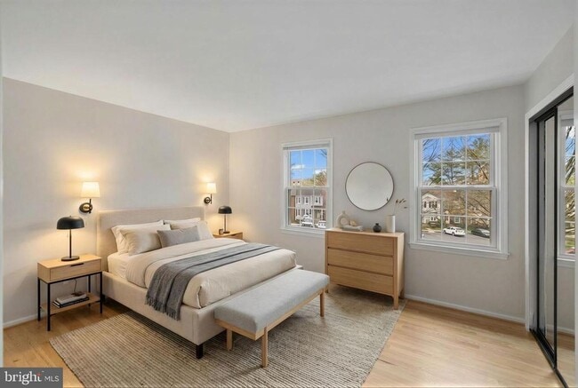 Building Photo - 8640 Dellway Ln