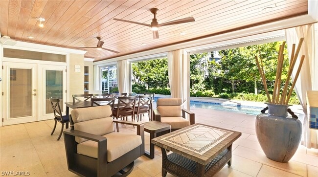 Building Photo - 877 7th St S