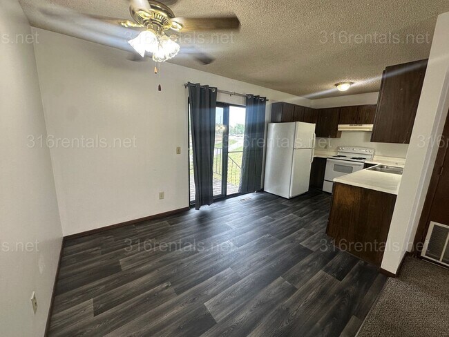 Building Photo - 333 E Marion Ct