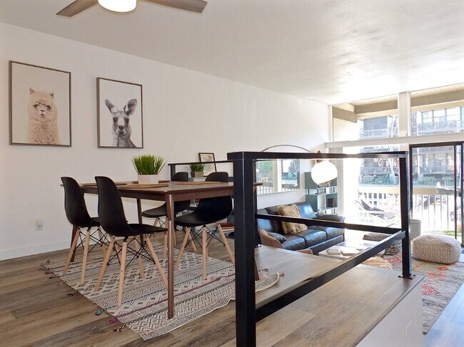 Building Photo - 8124 Marina Pacifica Dr N