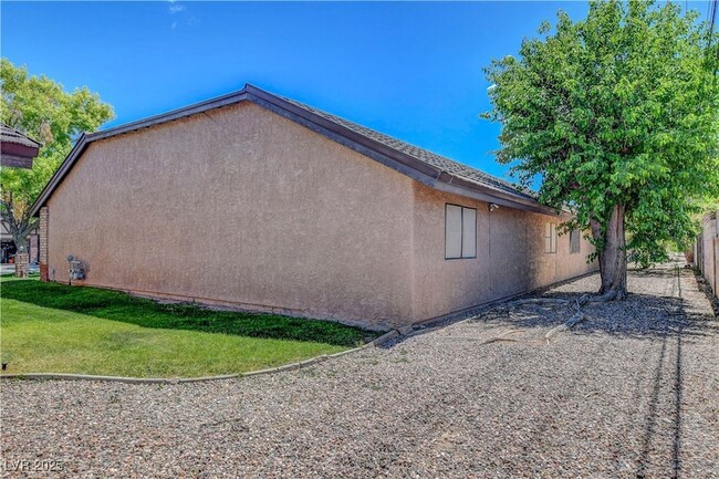 Building Photo - 612 Buttonwood Ln