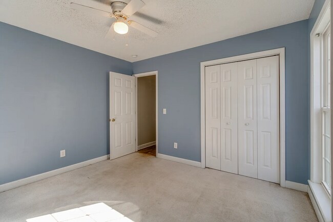 Building Photo - 402 Plantation Pointe Dr