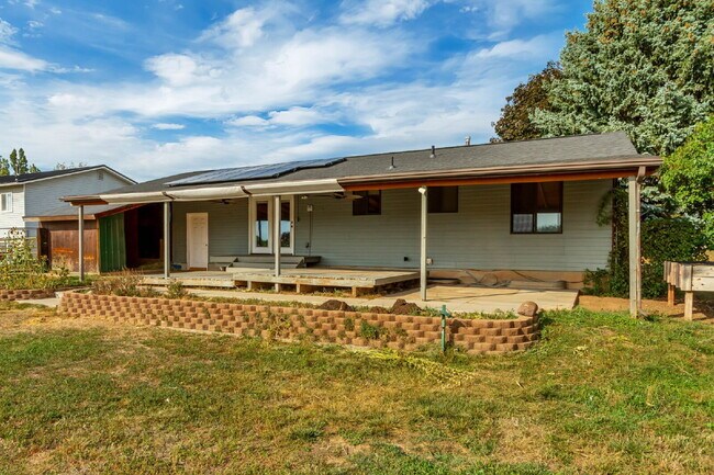 Building Photo - 2175 S 150 W
