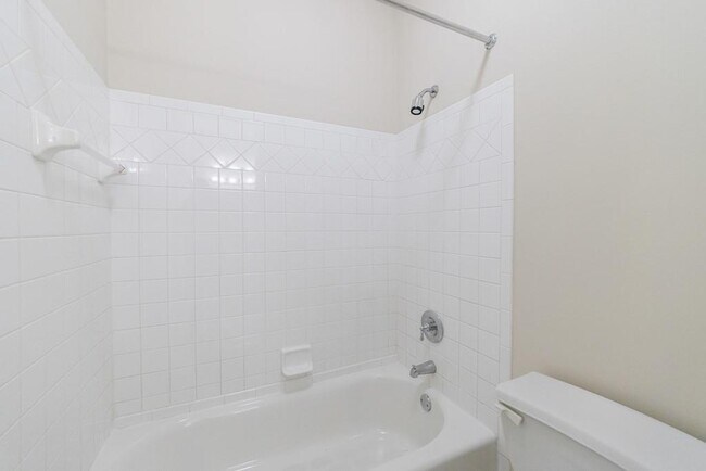 Building Photo - 2883 Thurleston Ln