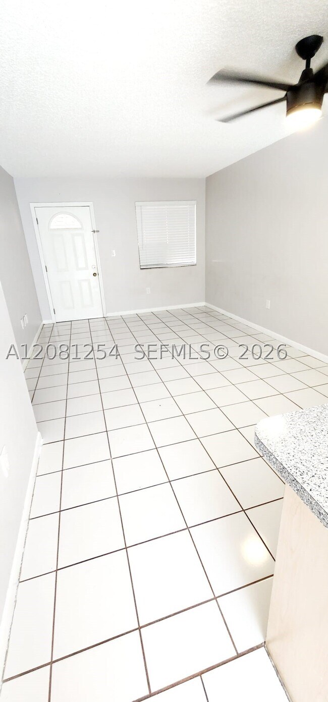 Building Photo - 5500 W 21st Ct