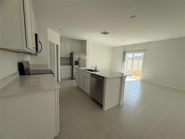 Building Photo - 1926 Sarah St