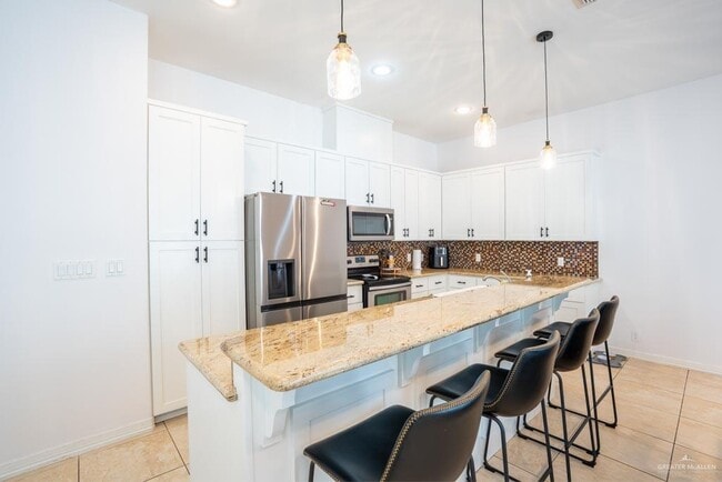 Building Photo - 21 S 5th St