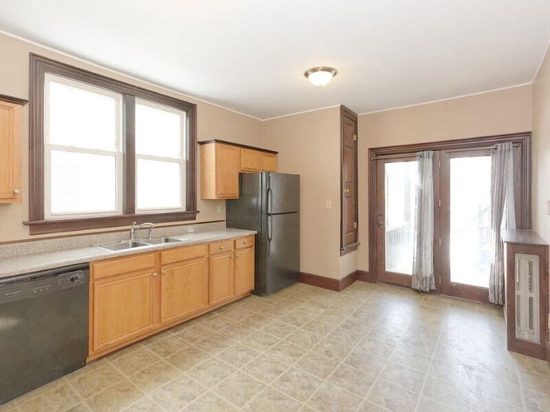 Building Photo - 546 Mercer St