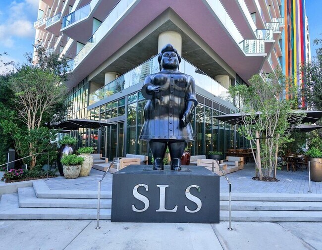 Building Photo - 1300 S Miami Ave