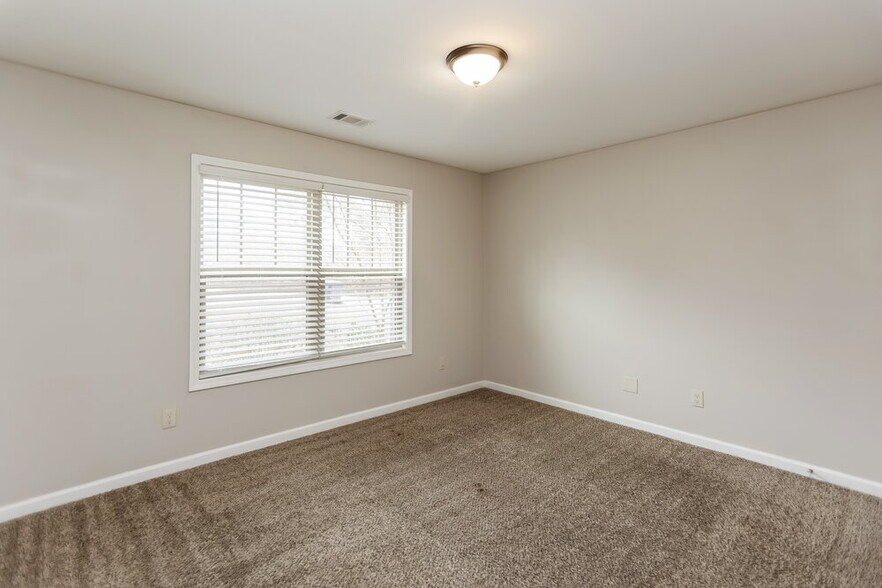 Building Photo - 1025 West Ave