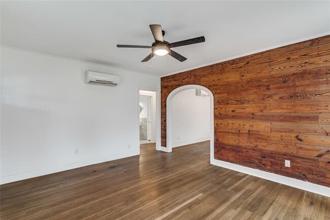 Building Photo - 4716 Avenue G