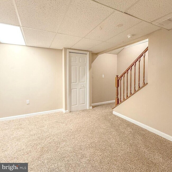 Building Photo - 3910 Red Leaf Ct