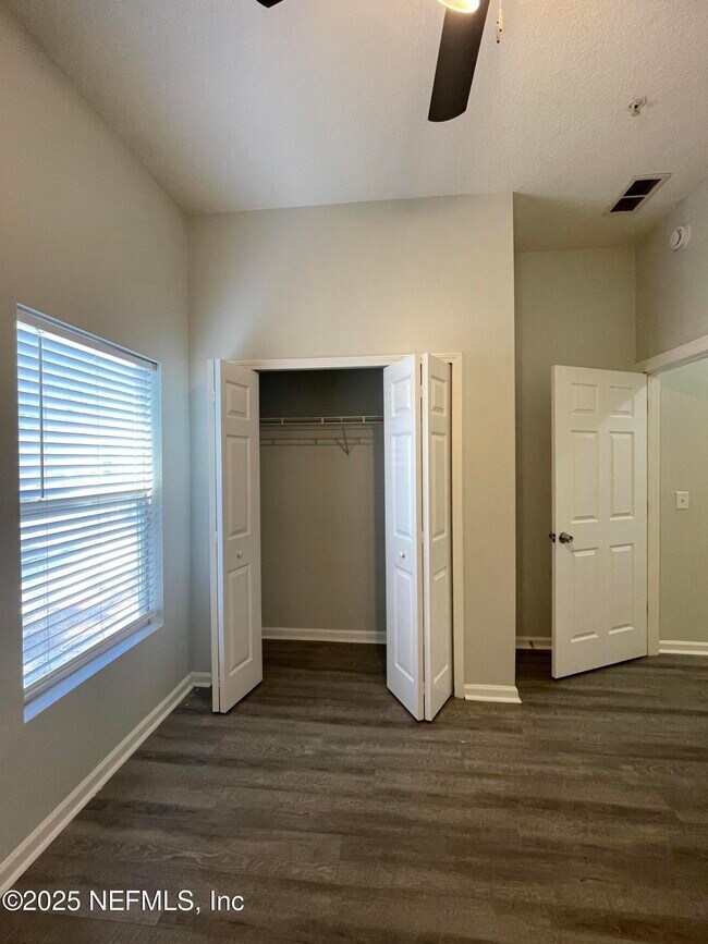 Building Photo - 6057 Maggies Cir