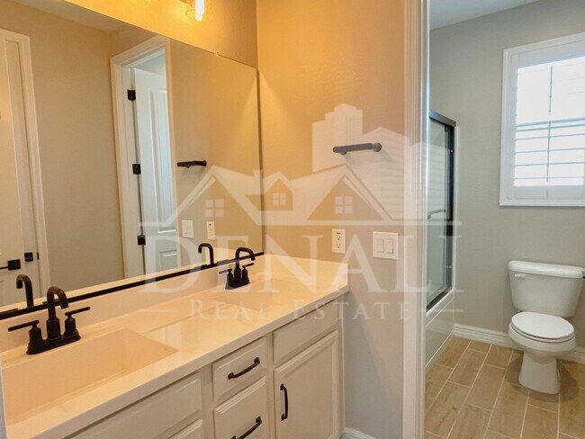 Building Photo - 13648 N 144th Dr