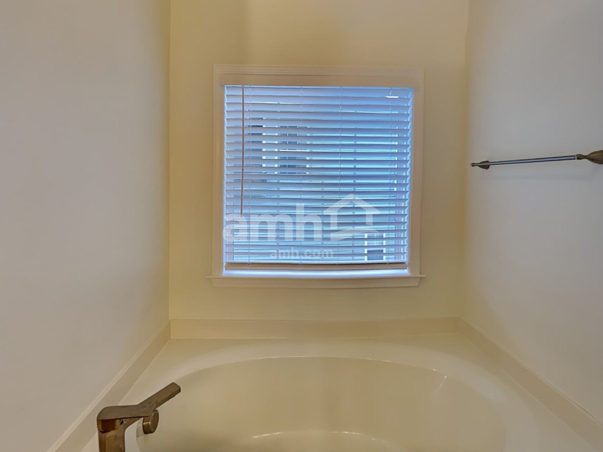 Building Photo - 3059 Romain Trail