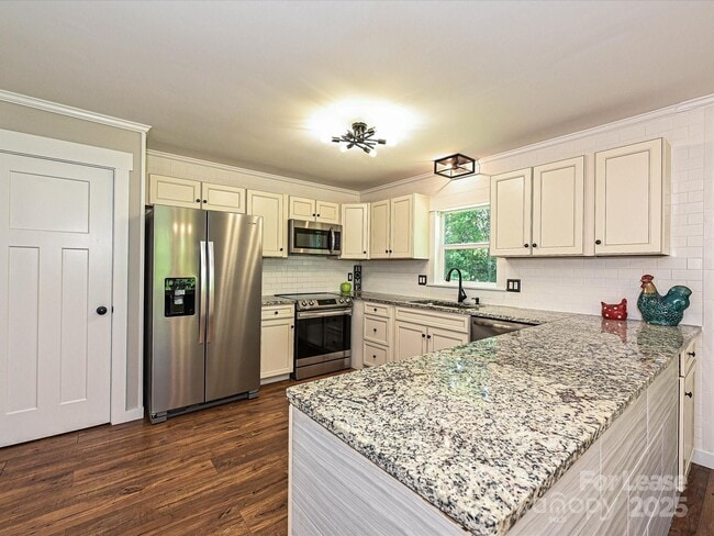 Building Photo - 9565 Man O War Rd