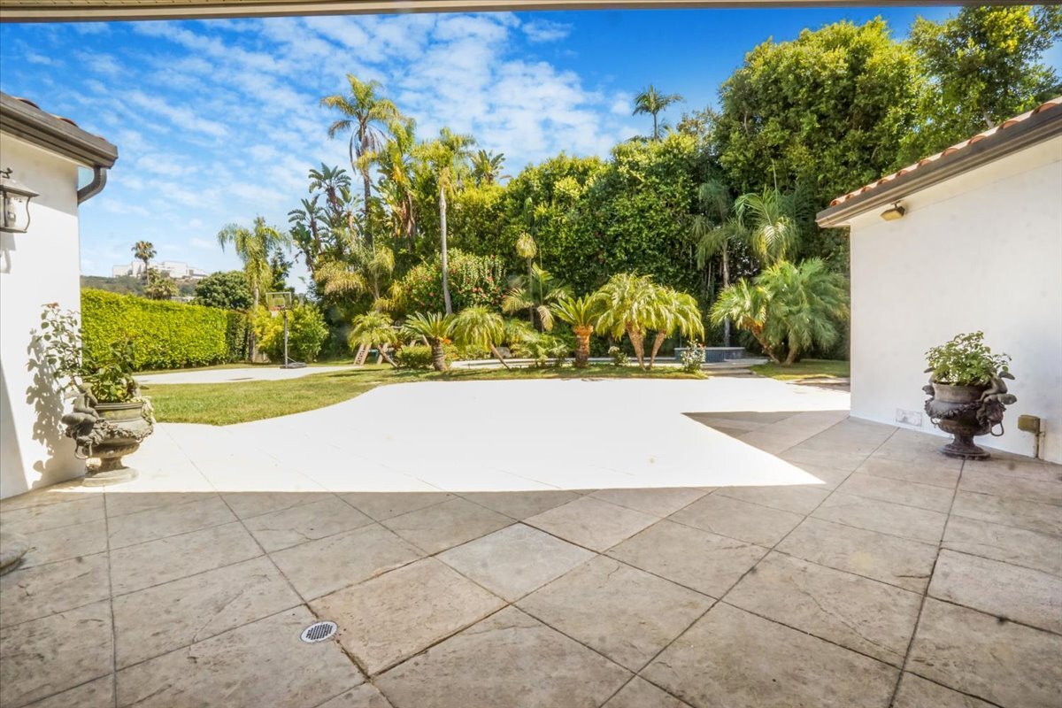 Building Photo - 114 S Layton Dr
