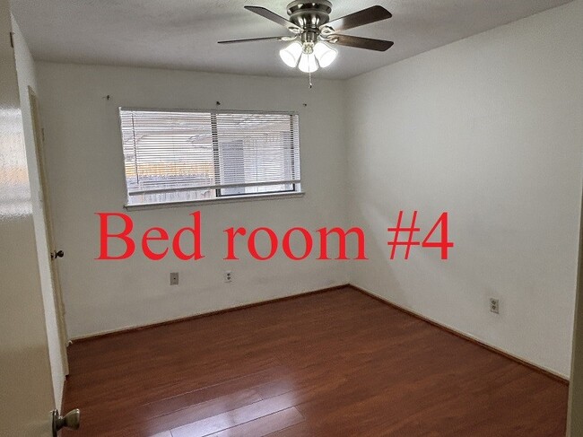 Building Photo - 2906 Green Fields Dr