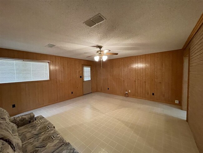 Building Photo - Bossier City LA 4 bed 3 bath for lease | S...