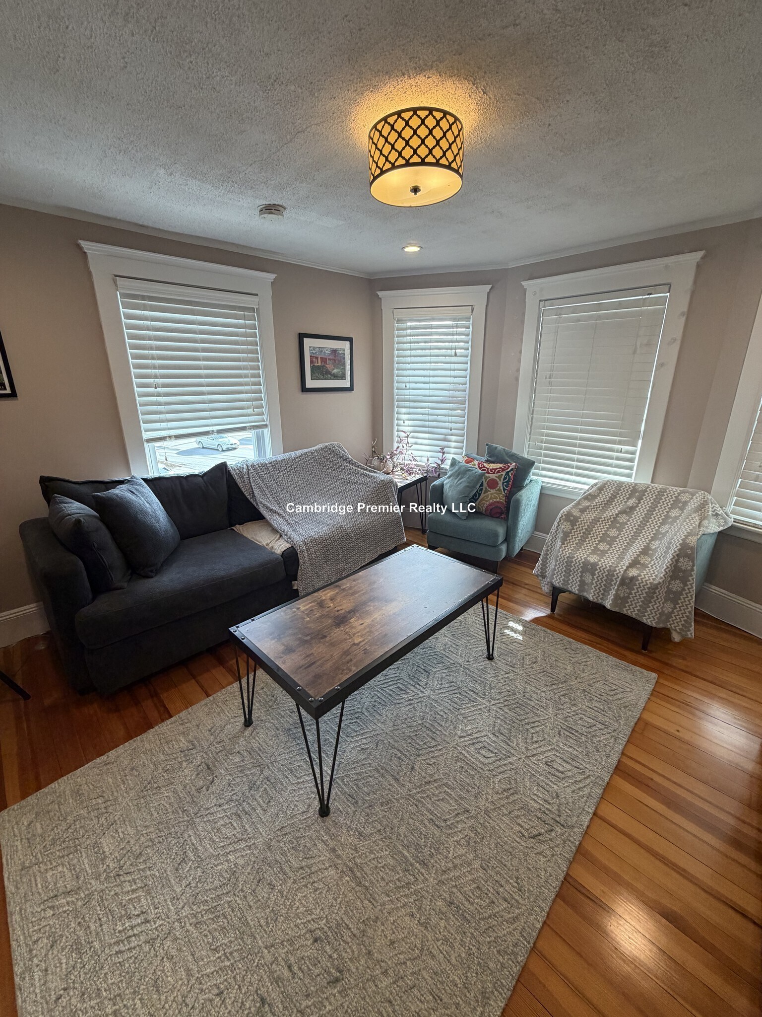 Building Photo - 538 Main St