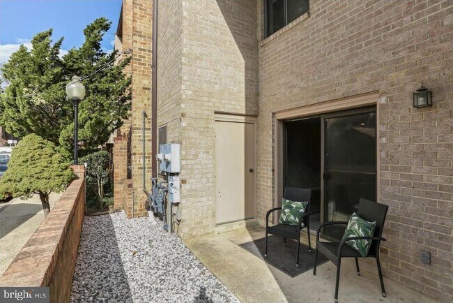 Building Photo - 3875 Steppes Ct