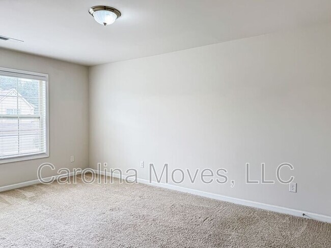 Building Photo - 537 Shrine Ct