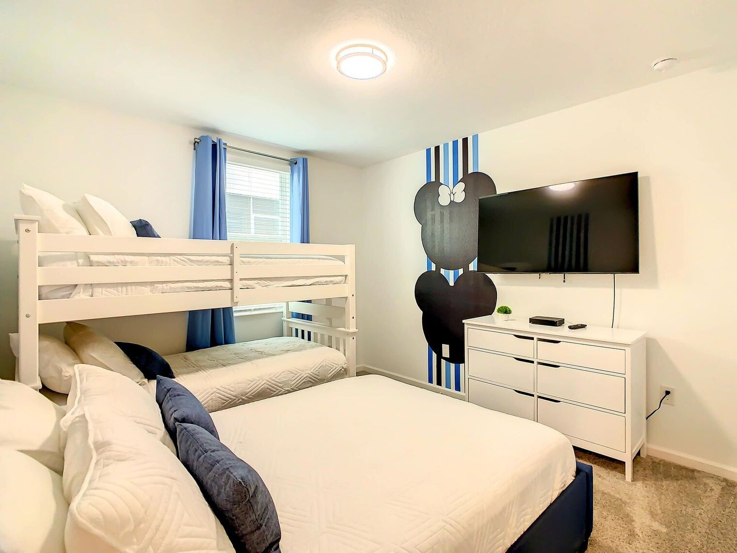 Building Photo - 9331 Sommerset Hills Dr