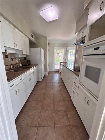 Building Photo - 928 Wisteria Way