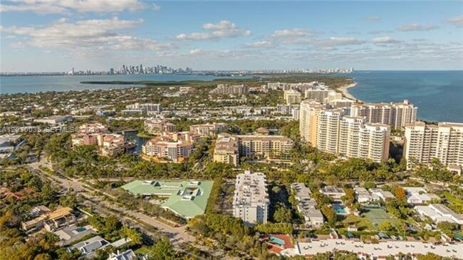 Building Photo - 210 Seaview Dr