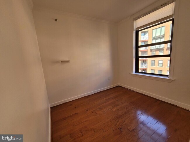 Building Photo - 616 E Street NW Unit 1007