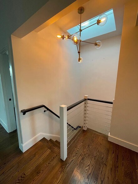 Building Photo - 156 Bremen St