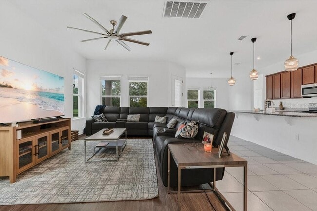 Building Photo - 12880 Westside Vlg Lp