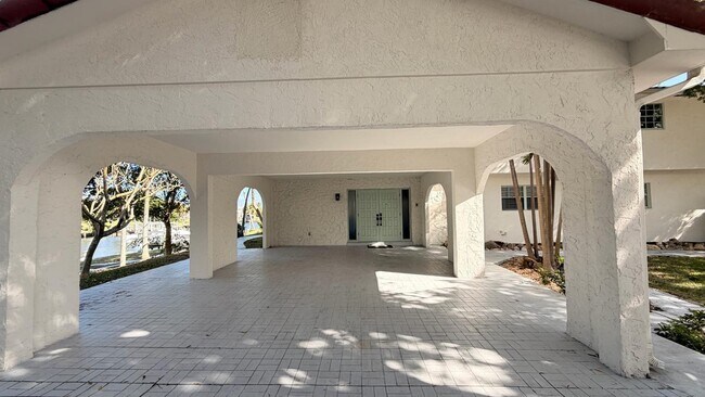 Building Photo - 2614 Amherst Ln
