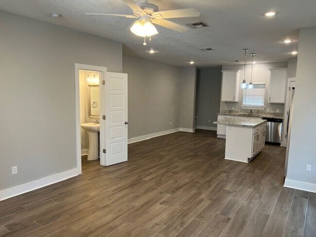 Building Photo - 5030 S Prien Lake Rd
