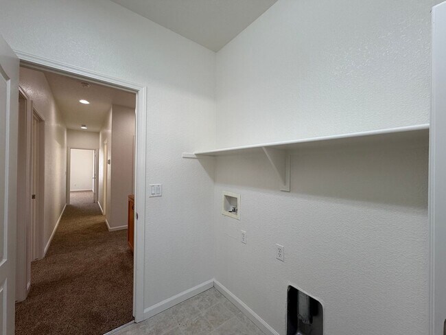 Building Photo - 1719 Short Oak Ct