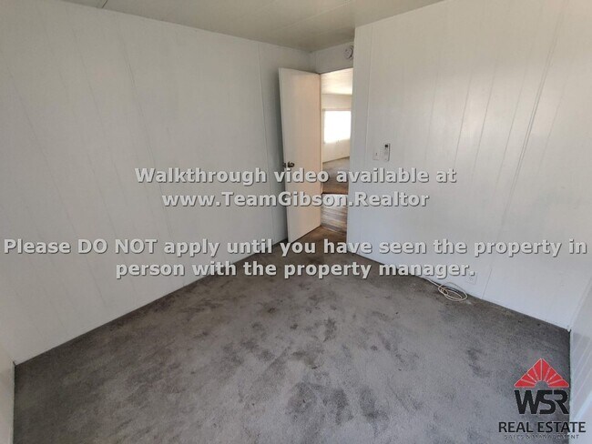 Building Photo - 3 Bedroom Home on a 1/2 acre lot.