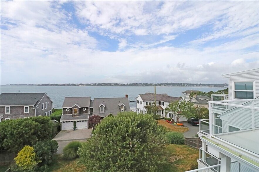 Building Photo - 249 Tuckerman Ave