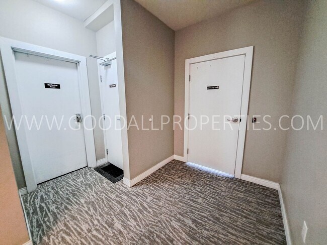 Building Photo - 2 Bedrooms 2 Bathroom Condo on Grand