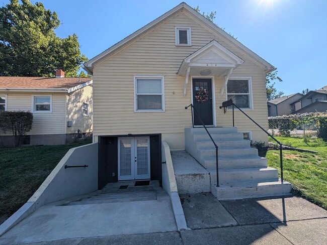 Building Photo - 414 3rd Ave