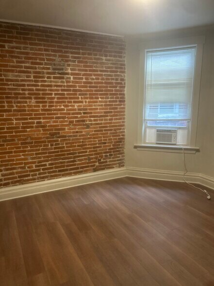 Building Photo - 3107 California Ave