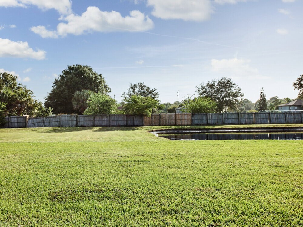 Building Photo - 6010 33rd Dr E