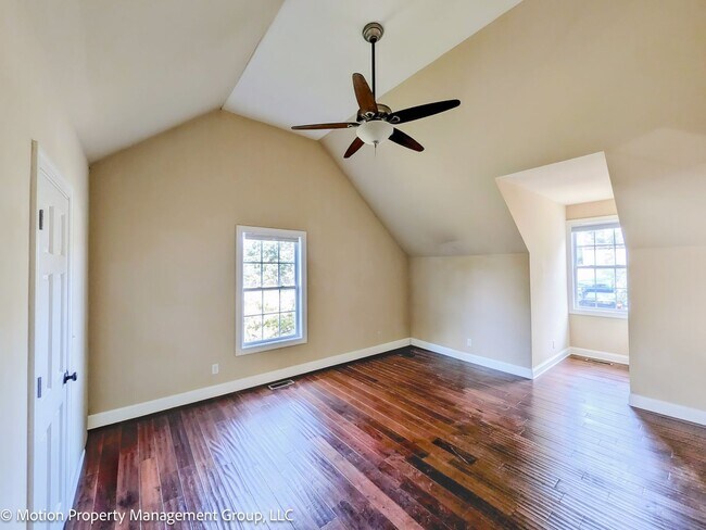 Building Photo - 367 Rowe Rd